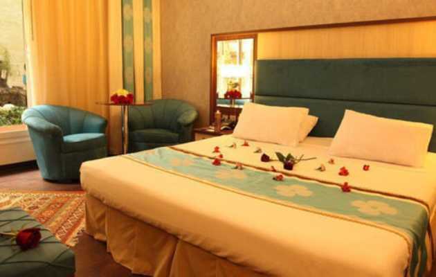 هتل-پارسیان-عالی-قاپو-اصفهان